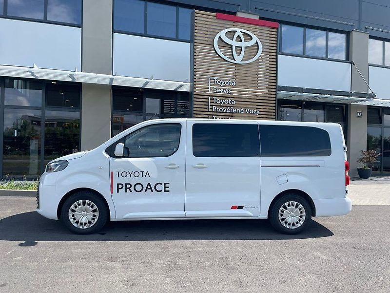 Toyota ProAce Verso 2.0 D-4D L2 MT Business 8S - fotka 3 z 23