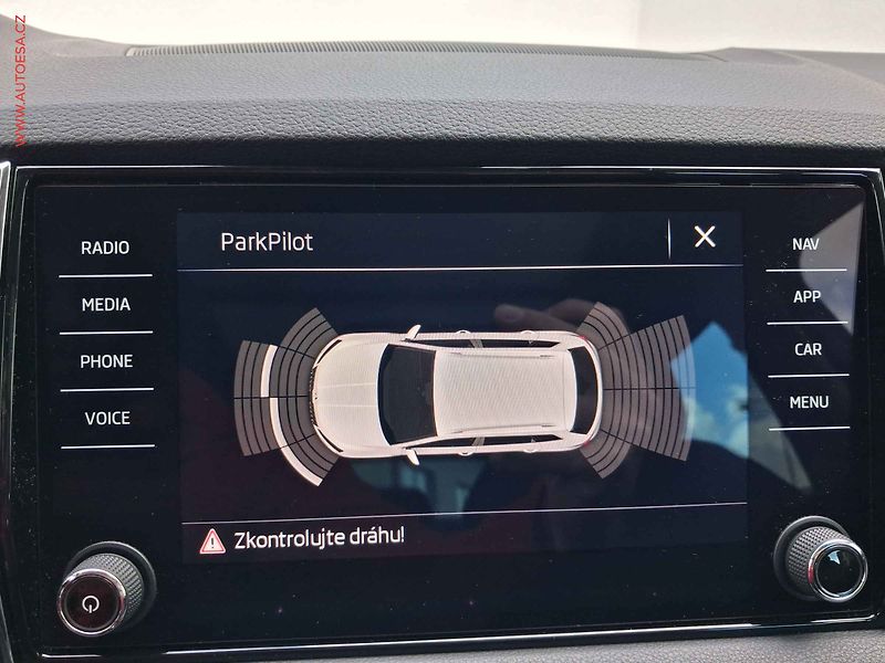 Škoda Karoq (2018) 1.5 TSi, Style, TZ, LED - fotka 17 z 19