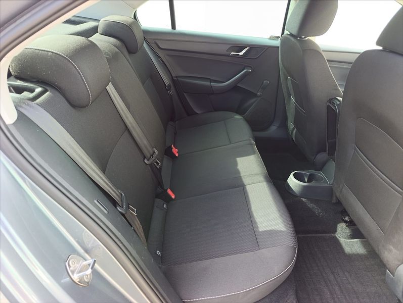 Škoda Rapid 1,2 TSi Aut.klima Navigace - fotka 24 z 38
