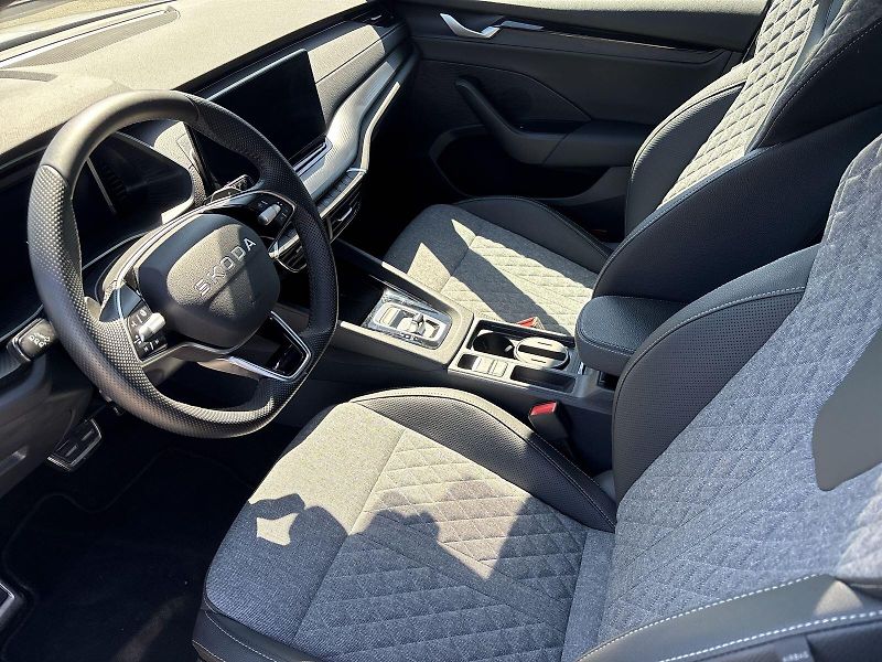 Škoda Octavia (2025) Combi 1.5 TSI M-HEV DSG Sportl - fotka 7 z 30