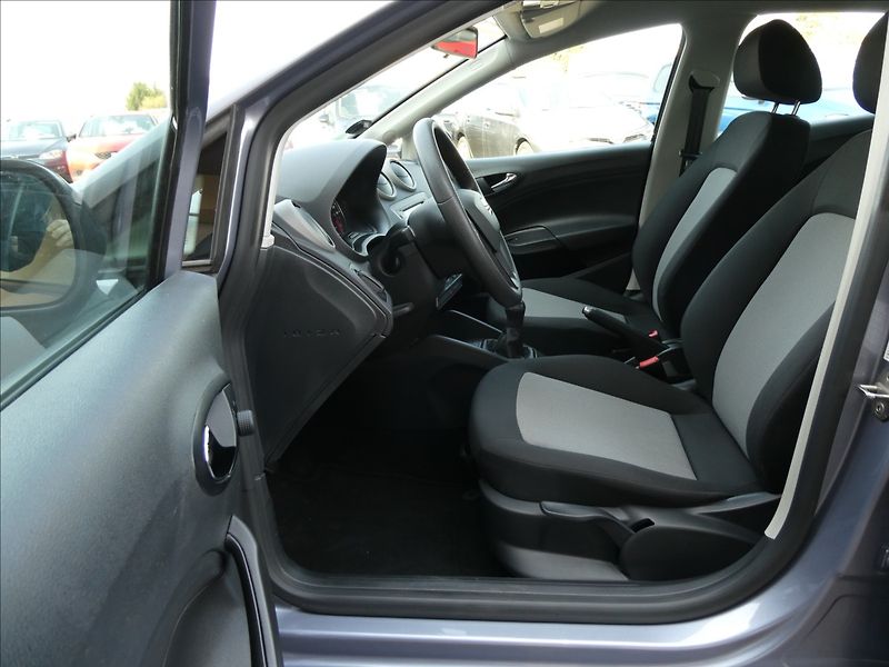 Seat Ibiza 1,0 MPi 55kW serviska - fotka 19 z 41