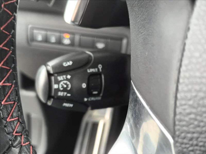 Peugeot 308 2,0 HDI,GT,130KW,ČR,SERVIS,NAV - fotka 41 z 50