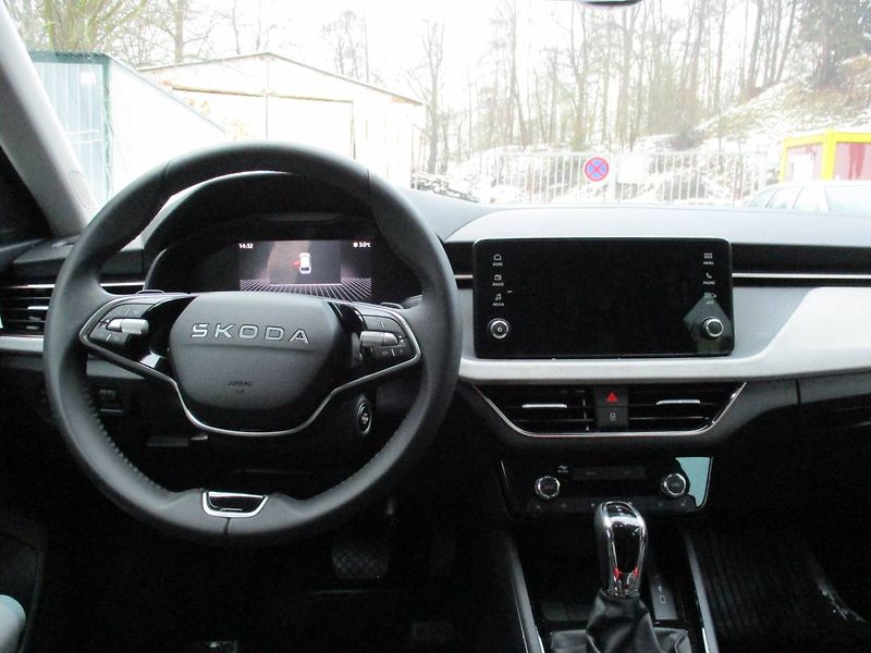 Škoda Scala Top Selection 1,5TSI 110kW DSG - fotka 11 z 14