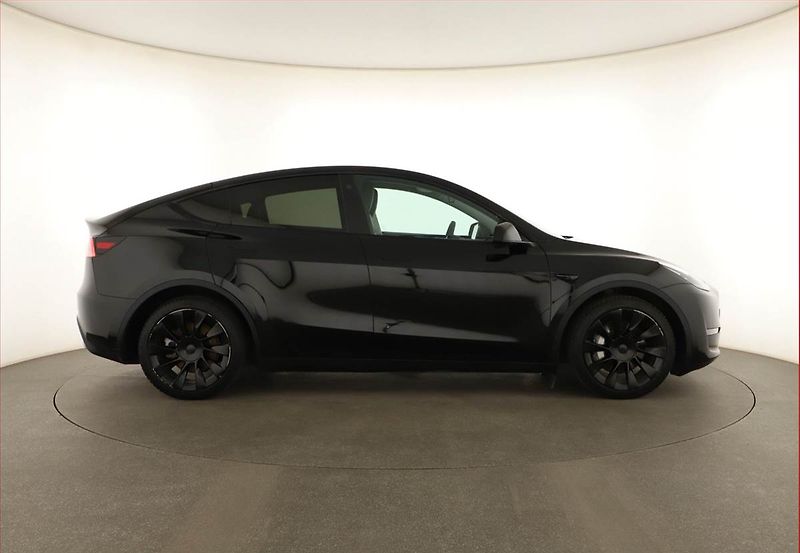 Tesla Model Y (2023) Long Range AWD 79kWh, SoH 91% - fotka 6 z 27