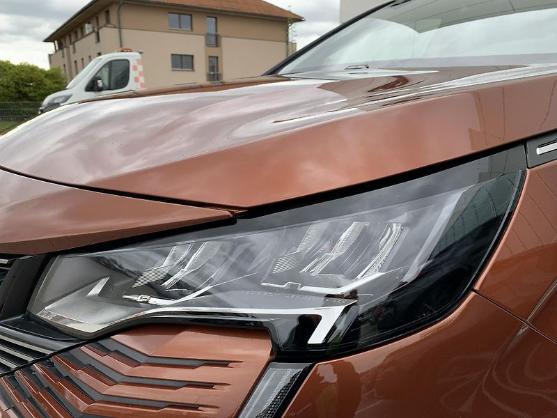 Peugeot 5008 ALLURE PACK 1,2 PureTech 96kW - fotka 23 z 29