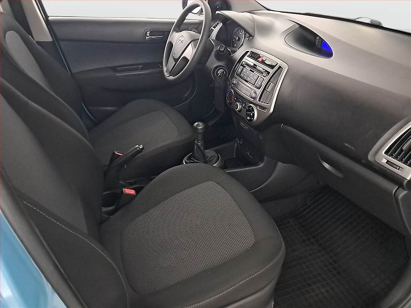 Hyundai i20 (2014) 1.2, Serv.kniha - fotka 9 z 18