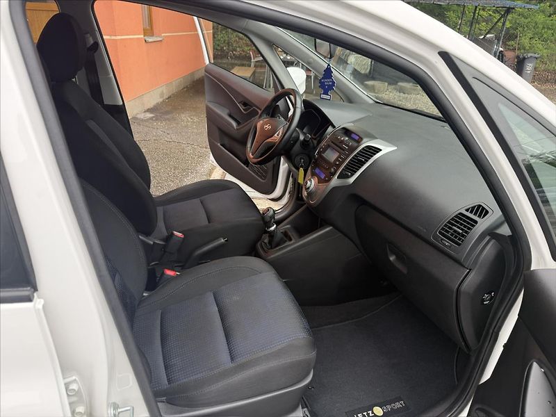 Hyundai ix20 1,4 CVVTi - fotka 19 z 29