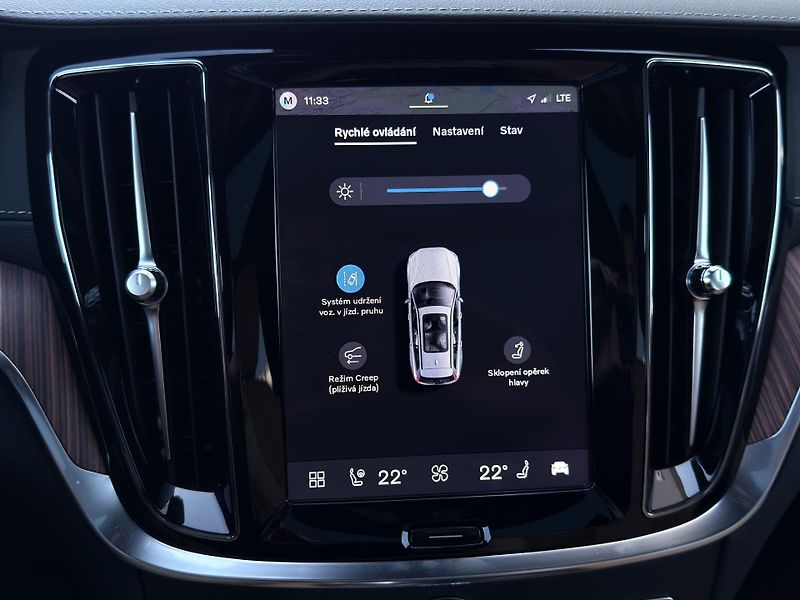 Volvo V60 T8 AWD ULTRA DARK // 335 kW - fotka 39 z 57