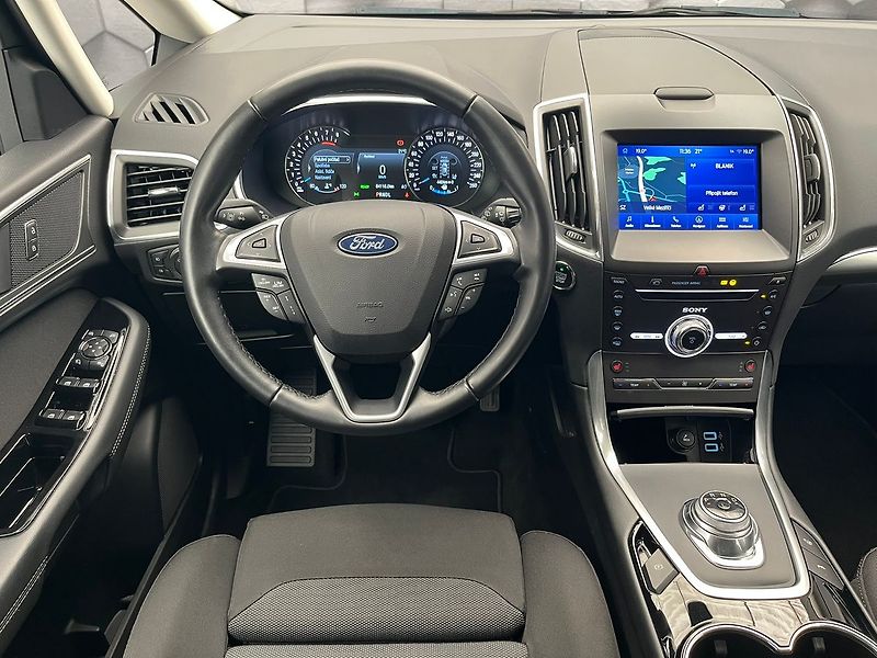 Ford S-MAX 2.5 Duratec HEV TITANIUM - fotka 8 z 64