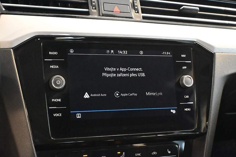 Ford S-MAX (2022) 2.0 TITANIUM Kamera Tažné 8 Ko - fotka 18 z 32