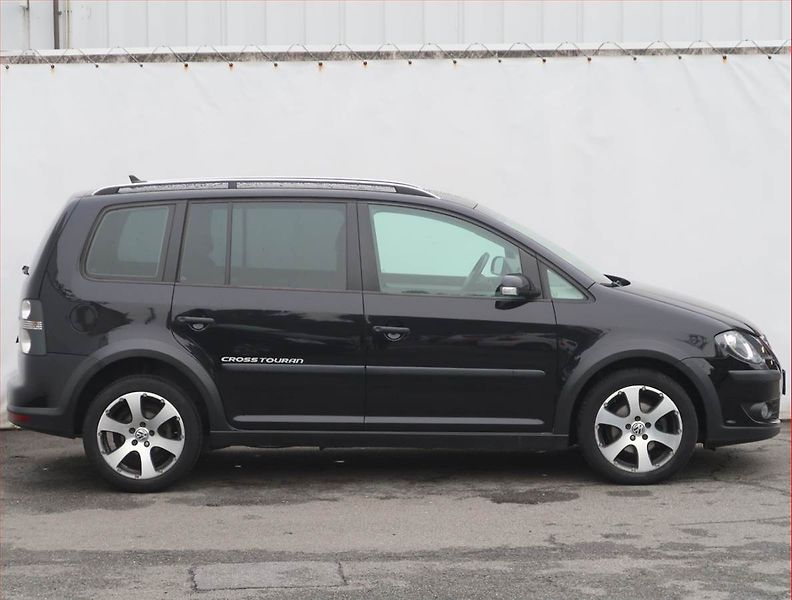 Volkswagen Touran (2008) Cross 2.0 TDI, Automat - fotka 6 z 19