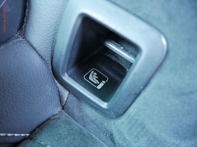 Volkswagen Passat (2020) 2.0TDi, ELE, DSG, LED - fotka 22 z 25
