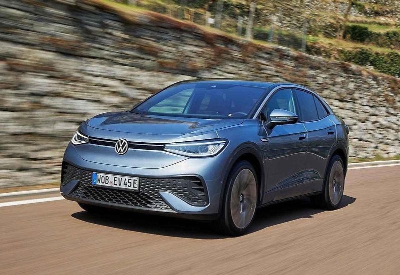 V útrobách obou vozů jsou shodné baterie a elektromotory