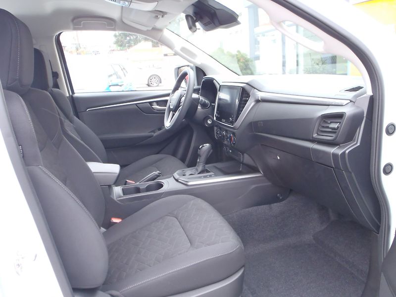 Isuzu D-Max Double Cab LS - fotka 10 z 25