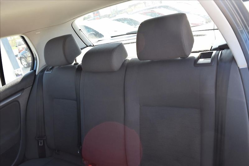 Volkswagen Golf 1,9 TDI 66KW BEZ DPF NOVÁ STK - fotka 16 z 45