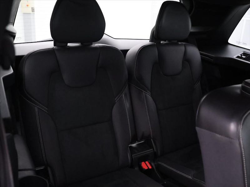 Volvo XC90 2,0 D5 165kW AWD Aut. R-Design - fotka 15 z 39