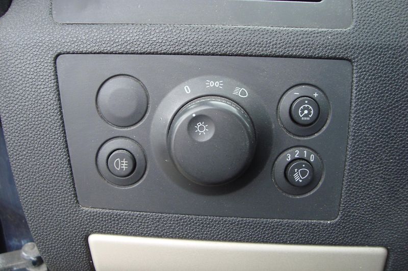 Opel Zafira (2008) 1.9 CDTi,7-M,2.Maj.S.Kn.STK 28 - fotka 34 z 50