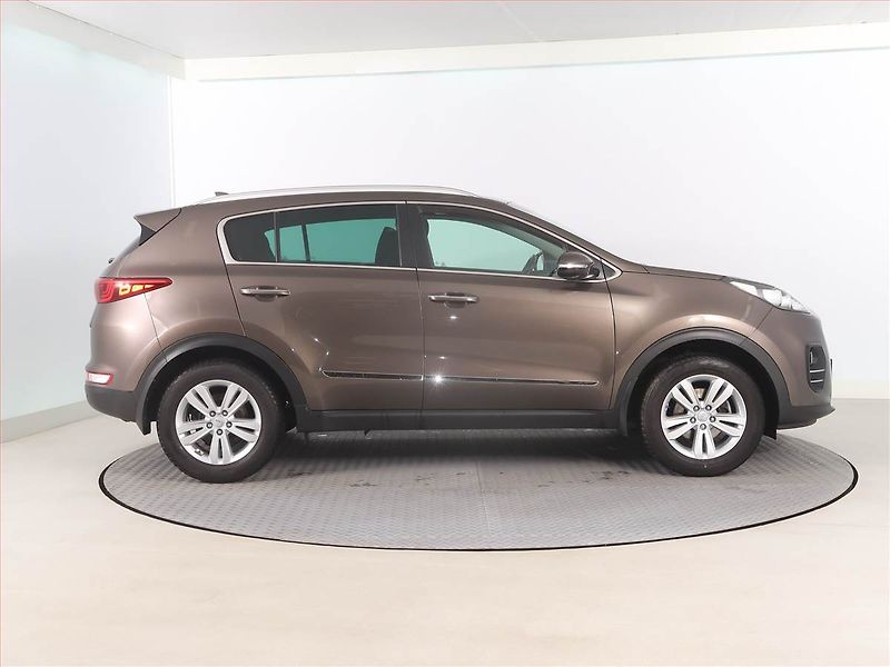 Kia Sportage (2018) 1.6 GDI, ČR,1.maj, Serv.kniha - fotka 6 z 18