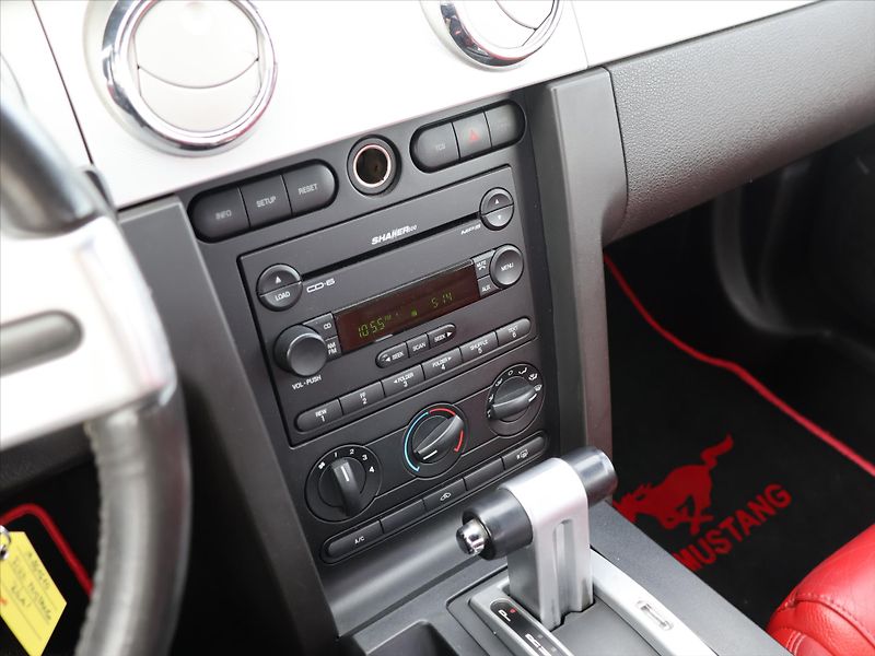 Ford Mustang 4,6 GT 224kW Racing USA - fotka 17 z 29