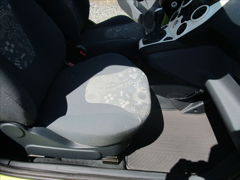 Ford Ka 1.2i Trend, Klima - fotka 16 z 34