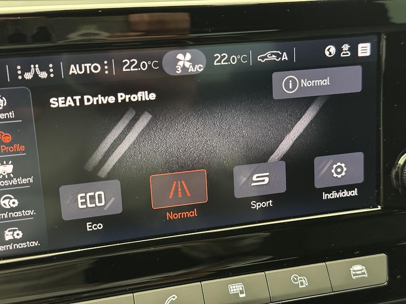 Seat Leon 1.5 TSI 110kW FR CZ - fotka 42 z 52
