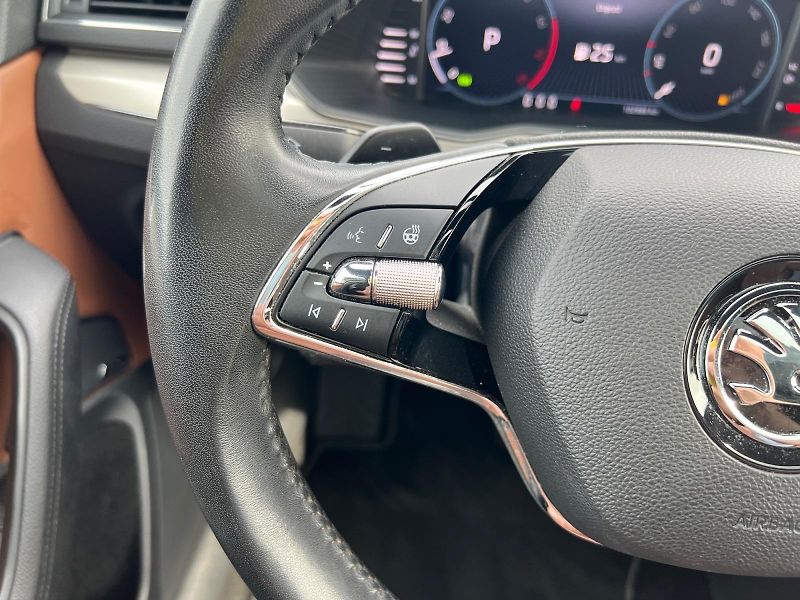 Škoda Superb (2023) L&K 140kW WEBASTO PANO TAŽNÝ - fotka 32 z 38