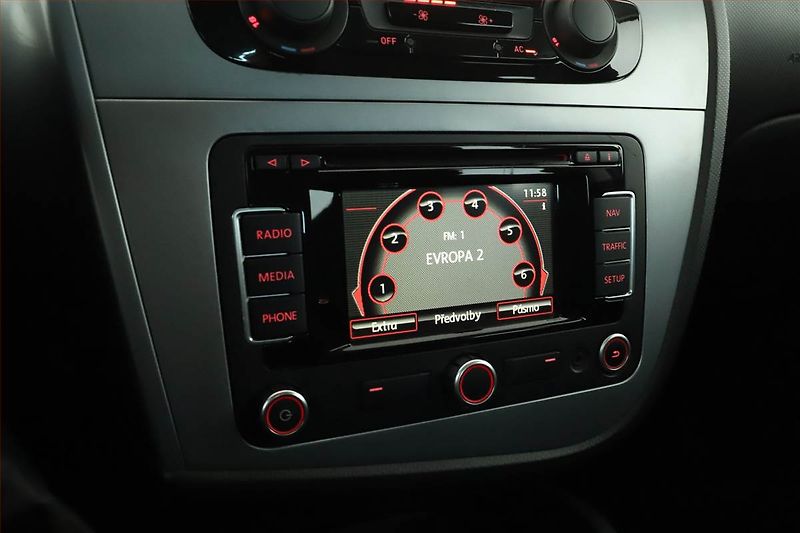 Seat Leon (2011) 1.6 TDI, po STK, jezdí výborně - fotka 9 z 14