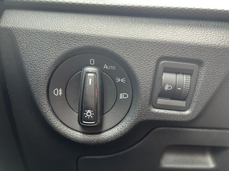 Škoda Kamiq 1.0TSi 81kw KAMERA TAŽNÉ ALU - fotka 13 z 46