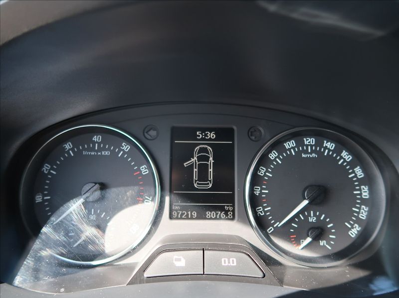 Škoda Fabia 1,2 i,NovéČR,Elegance,aut.klim - fotka 11 z 21