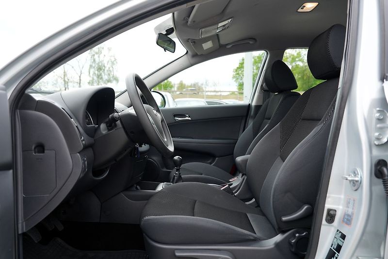 Hyundai i30 1.6 CRDI-16V/90 PS/ČR - fotka 20 z 38