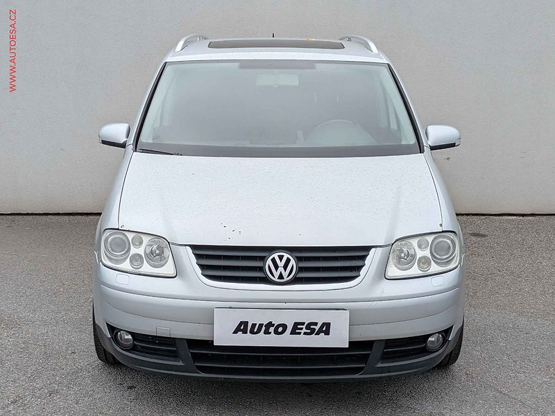 Volkswagen Touran (2006) 2.0TDi, DSG - fotka 2 z 13