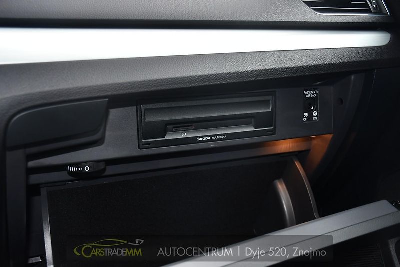 Škoda Superb 2.0TDi DSG TAŽNÉ CANTON - fotka 40 z 58