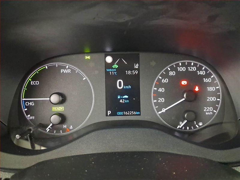 Toyota Yaris (2021) 1.5 Hybrid, Automat, ČR,1.maj - fotka 11 z 16