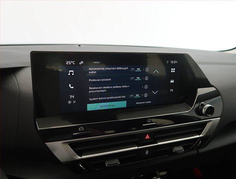 Citroën ë-C4 (2022) Feel 50 kWh, SoH 94% - fotka 17 z 25