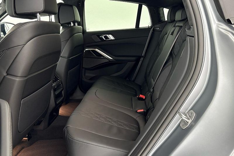BMW X6 xDrive40d - fotka 9 z 27