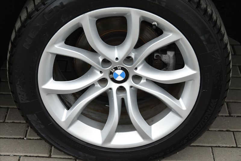 BMW X6 xDrive 30d 190kW ČR - fotka 9 z 26