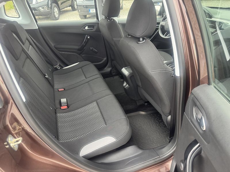 Peugeot 2008 (2013) 1,2(60KW), ČR - fotka 21 z 29