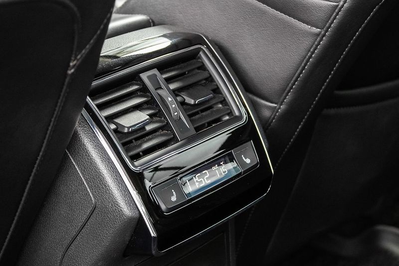 Škoda Superb - fotka 24 z 27