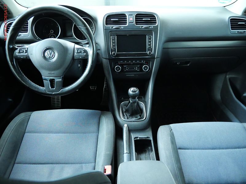 Volkswagen Golf (2011) 2.0TDi, AC, park.čidla - fotka 8 z 19