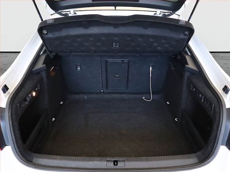 Škoda Superb (2018) Ambition 2.0 TDI, Bi-Xenony - fotka 10 z 13