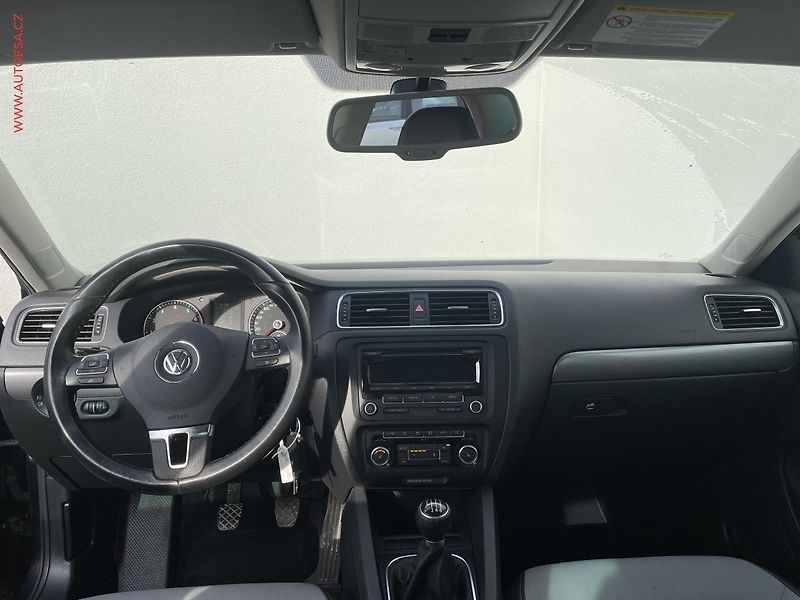 Volkswagen Jetta (2011) 1.4 TSi, Highline, +kola - fotka 7 z 21