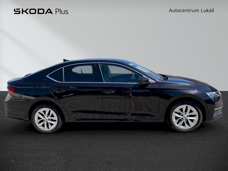 Škoda Octavia (2024) Top Selection 1.5 TSI DSG M-HE - fotka 18 z 34