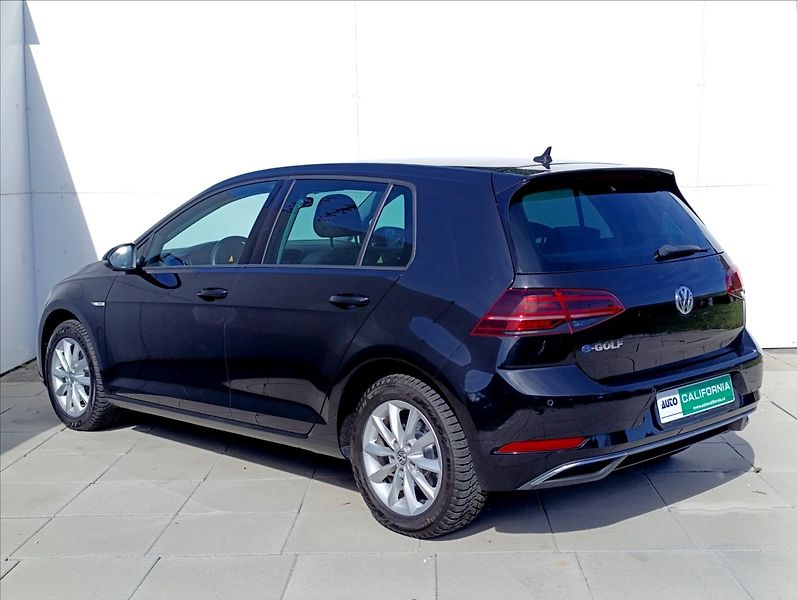 Volkswagen e-Golf 0,0 100kW,tep.čerpadlo,Navi,LE - fotka 11 z 35
