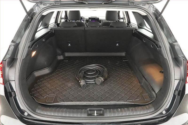 Kia Ceed (2022) 1.6 GDI plug-in - fotka 12 z 20