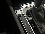 Volkswagen Passat 2,0 R-LINE DSG 4X4 VC DCC PANO - náhled 27