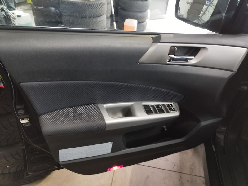 Subaru Forester (2010) 2.0i,taž.zař.,4x4 - fotka 25 z 33