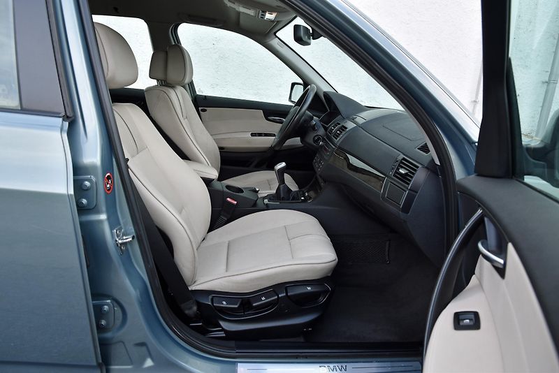 BMW X3 xDrive20d LCi,KŮŽE,VÝHŘEV,TEMP - fotka 33 z 40