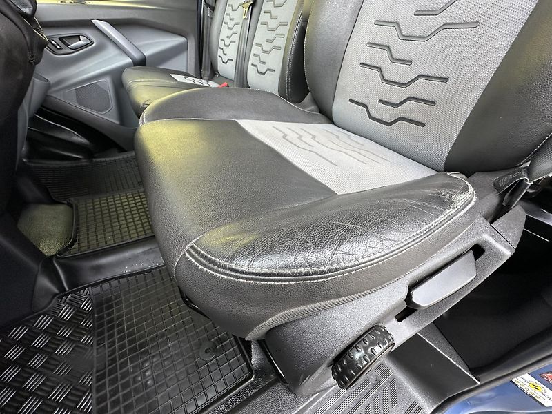 Ford Transit Custom (2014) SPORT 2.2/114Kw  *3.Místa *TZ* - fotka 12 z 41