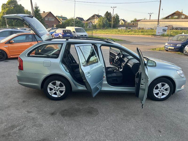 Škoda Octavia 1.4TSI 90KW,DSG,TZ,ELEGANCE - fotka 30 z 39