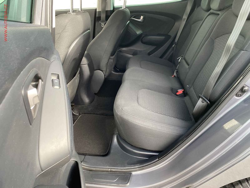 Hyundai ix35 (2013) 1.6 GDi, Park. čidla - fotka 10 z 16